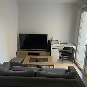 Séjour chez l'habitant Dans Un Neuf Centre-ville Chez L'habitant, Aubagne